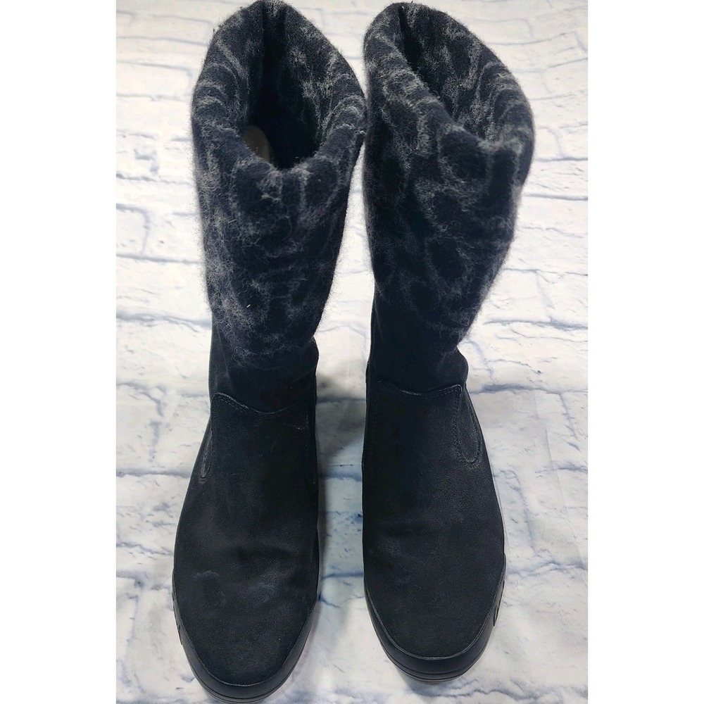 Coach WOMENS SIZE 7 Tatum Boots Logo Sweater Cuff Suede Snow Designer Black